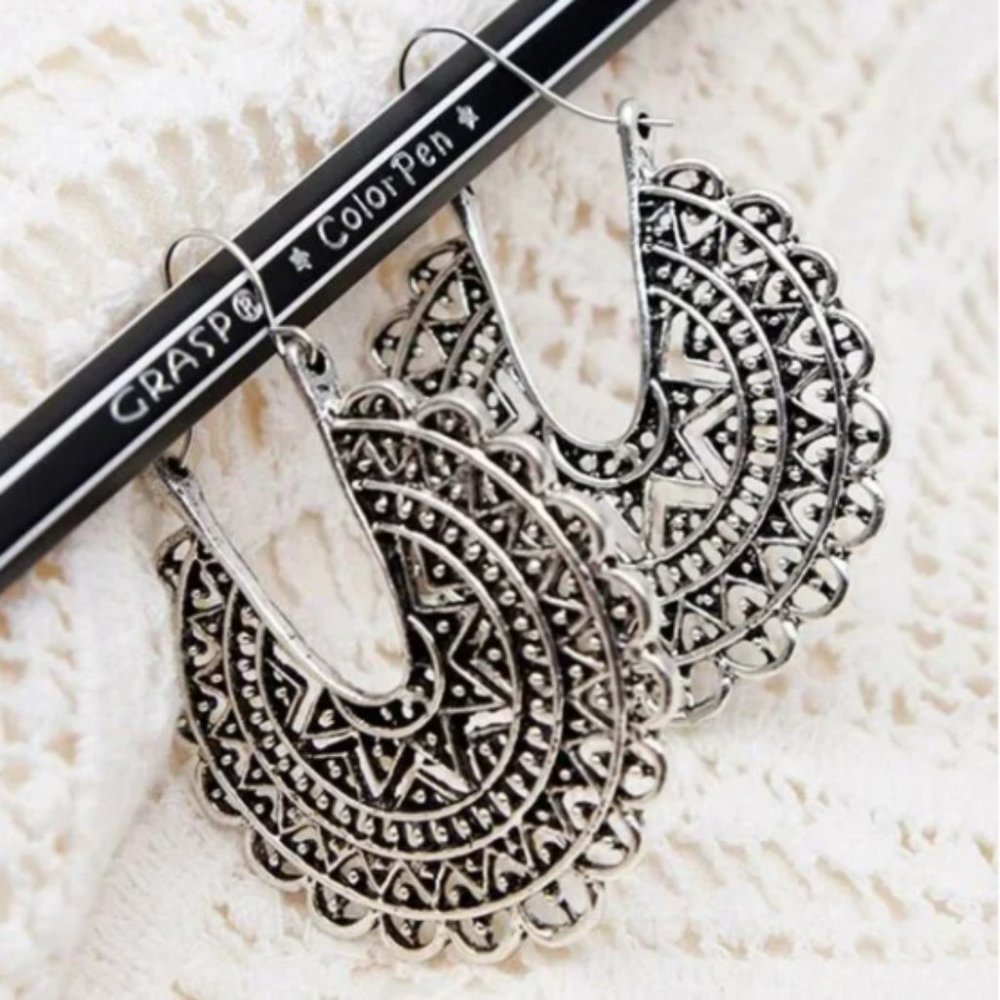 🧿 3 for $33 🧿 Hollow Out Bohemian Mandala Drop Earrings
